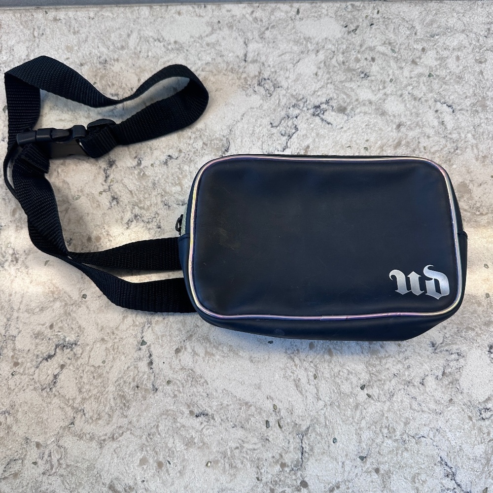 Urban Decay‎ Black Messenger bag